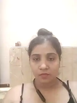 Snapshot of LovelyRenu chatting on March 2026 09:53:01 AM LovelyRenu online show from March 2026 09:53:01 AM