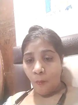 Snapshot of LovelyRenu chatting on April 2026 02:03:02 PM LovelyRenu online show from April 2026 02:03:02 PM