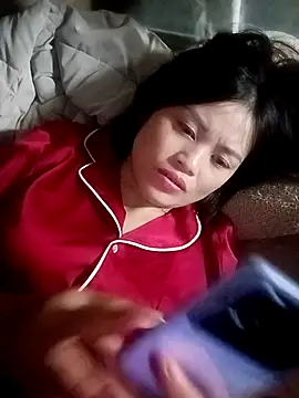 Eli18 online show from April 2026 07:45:01 PM