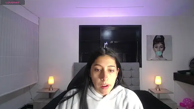 Melannyy V online show from May 2026 03:41:02 PM