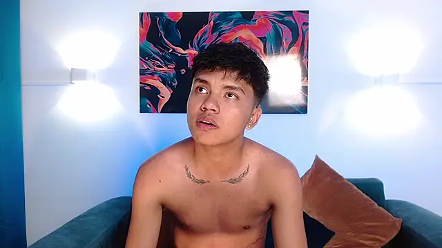 thiagosterling online show from May 2026 11:33:01 PM