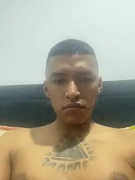 juliancito222 online show from May 2026 07:10:02 PM