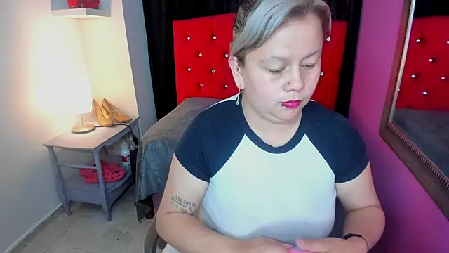 Snapshot of ScarletBigTitties chatting on April 2026 11:57:01 AM ScarletBigTitties online show from April 2026 11:57:01 AM