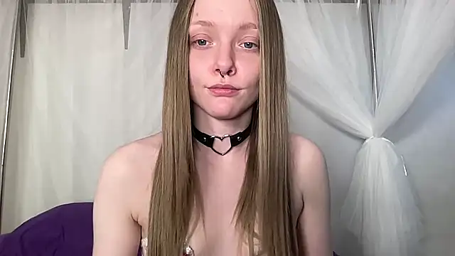 Snapshot of ElfGirlAna chatting on May 2026 04:25:02 PM ElfGirlAna online show from May 2026 04:25:02 PM