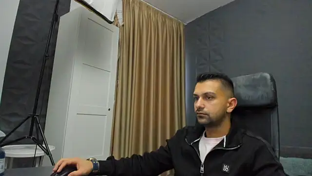 Snapshot of BryceReign chatting on March 2026 05:44:01 AM BryceReign online show from March 2026 05:44:01 AM