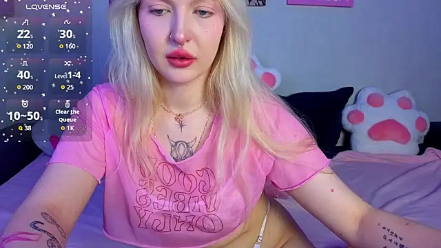 BlondieSummer online show from May 2026 03:38:01 PM