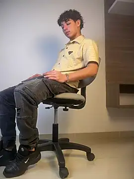 Snapshot of Connor_Turner chatting on March 2026 01:27:02 PM Connor Turner online show from March 2026 01:27:02 PM