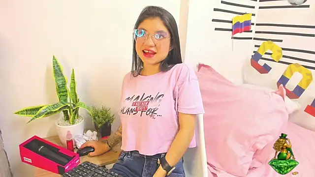 LindaCatalina  online show from June 2026 01:17:02 PM