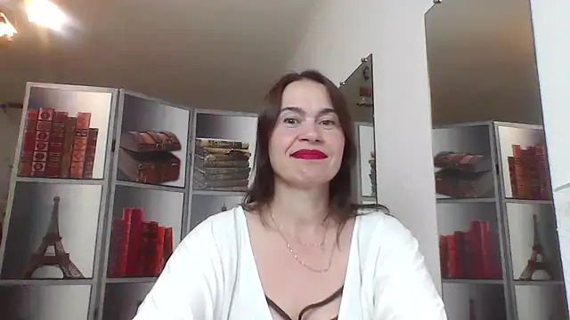 Selena Moo online show from June 2026 01:35:02 PM