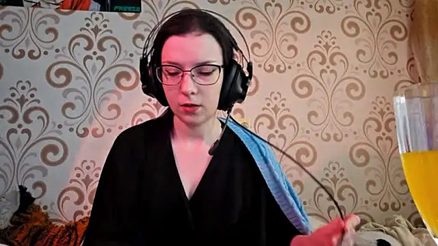 Snapshot of IsaSantella chatting on March 2026 09:04:02 AM IsaSantella online show from March 2026 09:04:02 AM