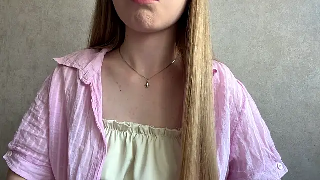 CarolineNine online show from July 2026 02:40:02 PM