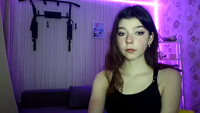 Your Little Sophie online show from March 2026 10:46:01 PM