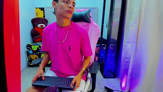 Dayron lee  online show from March 2026 08:25:02 PM