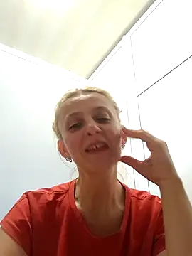 MiaLove183 online show from July 2026 10:43:01 AM