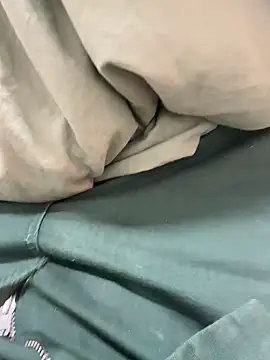 Snapshot of HRDDik20 chatting on March 2026 10:46:01 PM HRDDik20 online show from March 2026 10:46:01 PM