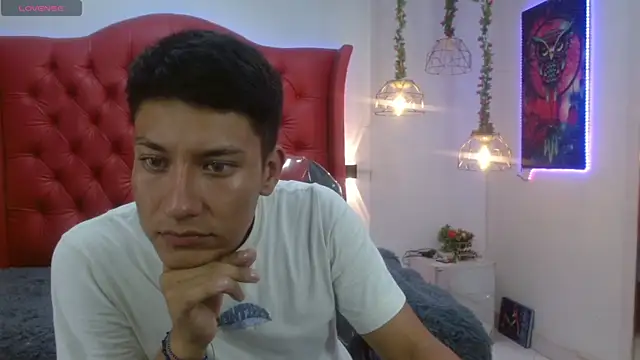 Snapshot of DominantBoy4 chatting on April 2026 07:37:02 PM DominantBoy4 online show from April 2026 07:37:02 PM