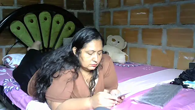 Snapshot of tistmature-69 chatting on June 2026 01:48:02 PM tistmature-69 online show from June 2026 01:48:02 PM