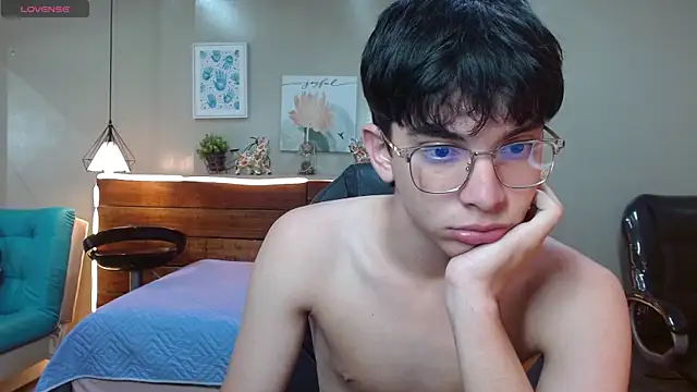 SantiTwinkyy online show from April 2026 12:22:01 PM