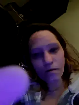 Snapshot of beeeuhh chatting on March 2026 08:09:01 PM beeeuhh online show from March 2026 08:09:01 PM