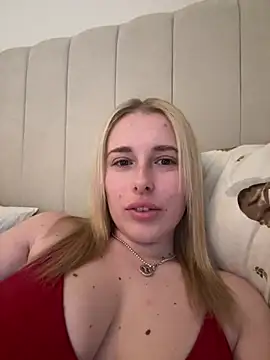 Snapshot of EloiseeUKK chatting on March 2026 07:23:01 AM EloiseeUKK online show from March 2026 07:23:01 AM