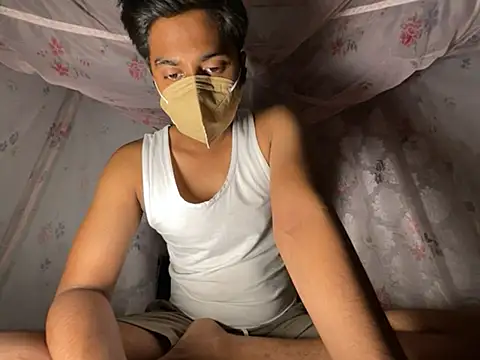sinner2511 online show from April 2026 06:32:02 PM