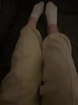 Snapshot of LilouPieds chatting on March 2026 06:46:02 PM LilouPieds online show from March 2026 06:46:02 PM