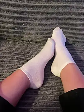 LilouPieds online show from May 2026 08:25:01 PM