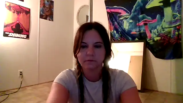 Snapshot of PennyWiseD chatting on April 2026 04:18:02 AM PennyWiseD online show from April 2026 04:18:02 AM