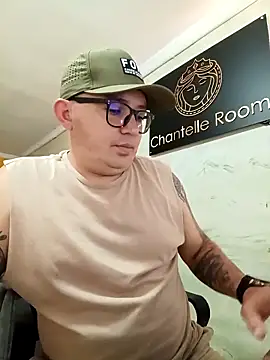 maximo daddy online show from April 2026 08:31:02 PM