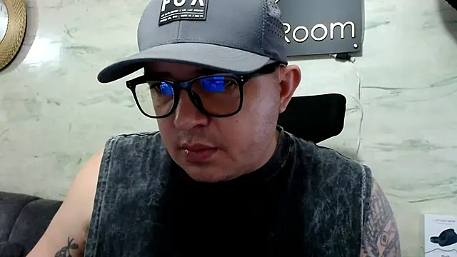 maximo daddy online show from May 2026 01:44:01 AM