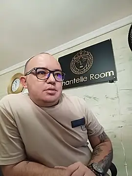 maximo daddy online show from May 2026 04:57:01 PM