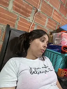 Snapshot of AuldCashbox chatting on March 2026 12:28:01 AM AuldCashbox online show from March 2026 12:28:01 AM