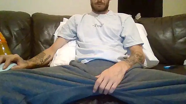 Snapshot of feetlovrr94 chatting on June 2026 10:57:01 PM feetlovrr94 online show from June 2026 10:57:01 PM