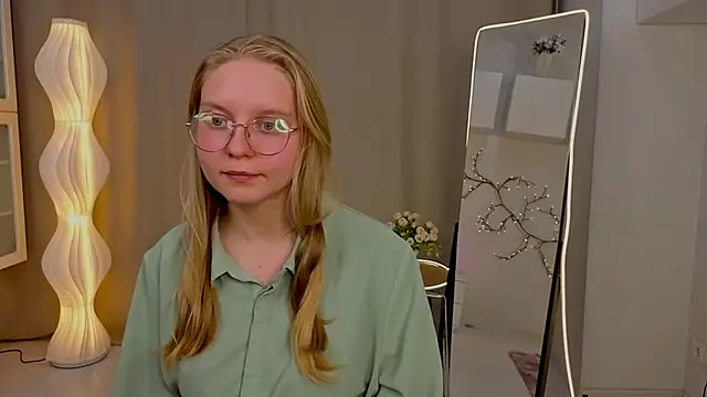 Snapshot of AlicaCohill chatting on March 2026 07:14:01 PM AlicaCohill online show from March 2026 07:14:01 PM