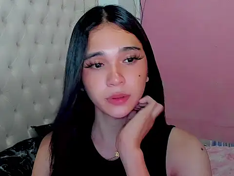 allaboutlara  online show from April 2026 11:11:01 AM