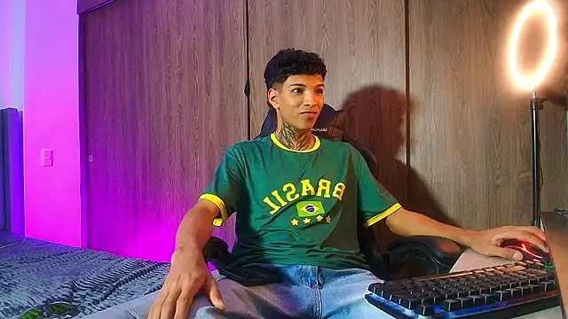 Snapshot of im_Usuga chatting on March 2026 05:35:02 AM im Usuga online show from March 2026 05:35:02 AM