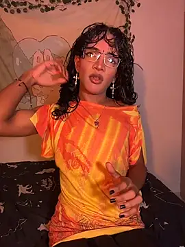 LunuxSiren online show from April 2026 01:26:01 AM