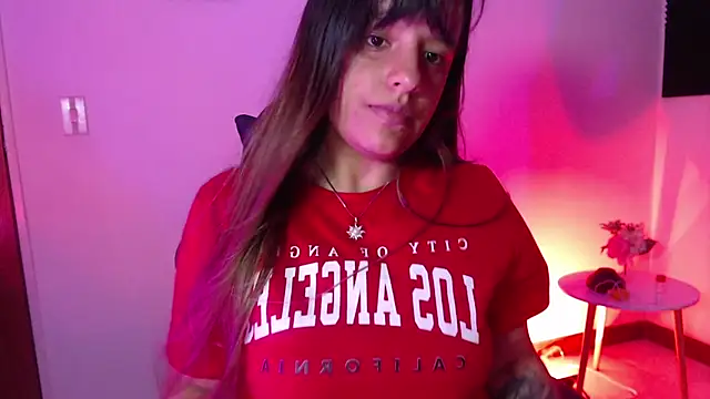 Snapshot of Ivvy_Bloom chatting on June 2026 12:46:02 AM Ivvy Bloom online show from June 2026 12:46:02 AM