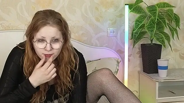 Snapshot of Sophie_Starr chatting on July 2026 04:06:02 AM Sophie Starr online show from July 2026 04:06:02 AM