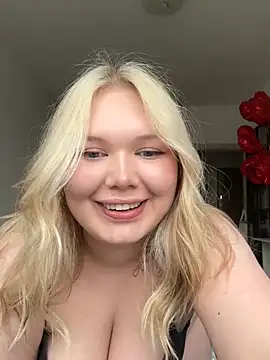 Snapshot of cutiejuliee chatting on May 2026 02:46:01 PM cutiejuliee online show from May 2026 02:46:01 PM