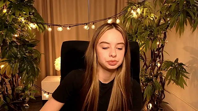 Snapshot of BeverlyRiley chatting on March 2026 08:58:02 AM BeverlyRiley online show from March 2026 08:58:02 AM