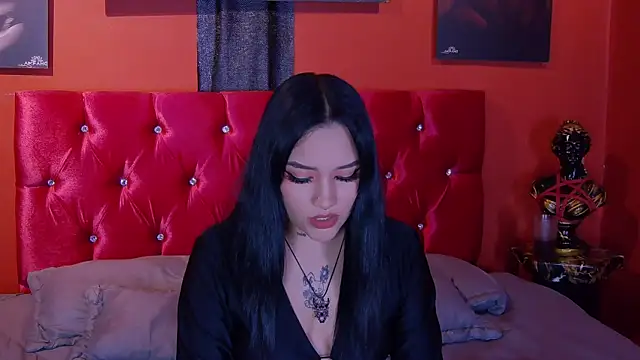 Snapshot of Val_viixen chatting on April 2026 01:39:01 PM Val viixen online show from April 2026 01:39:01 PM