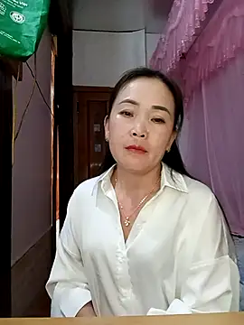 Snapshot of Pia-bee chatting on March 2026 02:23:01 PM Pia-bee online show from March 2026 02:23:01 PM