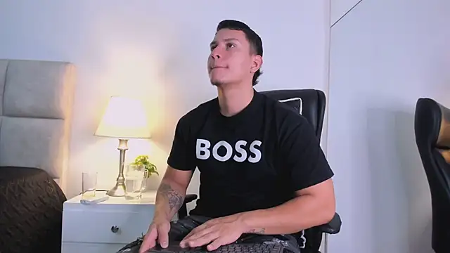 Chriss Diamond online show from July 2026 08:14:01 PM