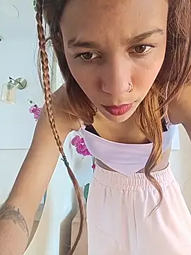 ValerieWoodsl online show from June 2026 04:55:01 PM