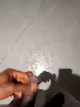 Snapshot of luck00y chatting on April 2026 09:58:02 AM luck00y online show from April 2026 09:58:02 AM