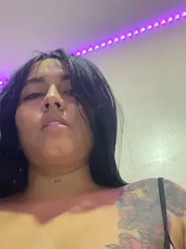 Snapshot of allissonSaenz chatting on March 2026 11:32:01 AM allissonSaenz online show from March 2026 11:32:01 AM