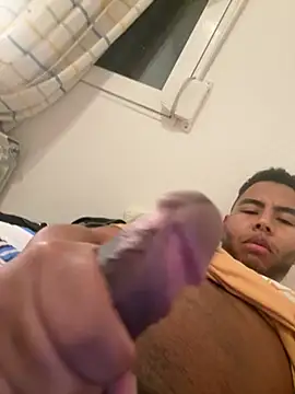 Snapshot of lindura00 chatting on March 2026 01:00:02 AM lindura00 online show from March 2026 01:00:02 AM