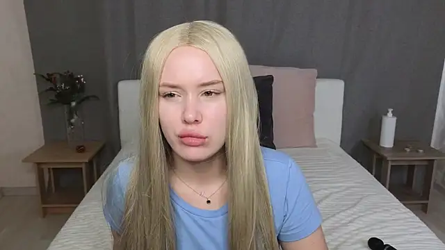 Snapshot of MelissaAvis chatting on July 2026 06:47:02 AM MelissaAvis online show from July 2026 06:47:02 AM