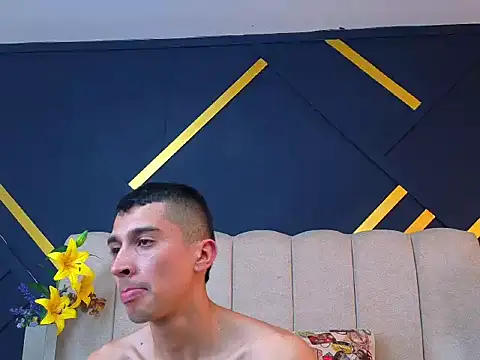 Snapshot of MiaANDronyy chatting on March 2026 07:25:01 PM MiaANDronyy online show from March 2026 07:25:01 PM